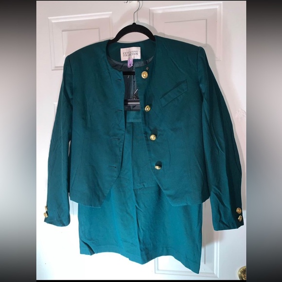 WOMENS 2-PIECE SKIRT SUIT!!! - Picture 2 of 9